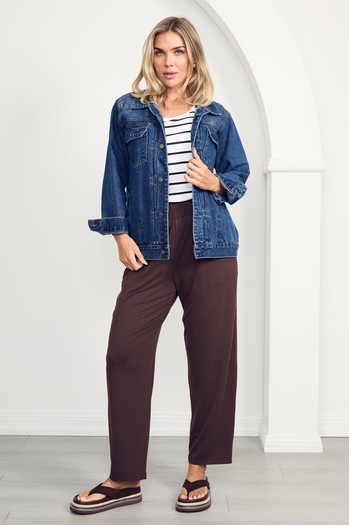SIGNATURE RELAXED Denim Long Sleeve Classic Length Jacket | Mid/Dark Wash Denim