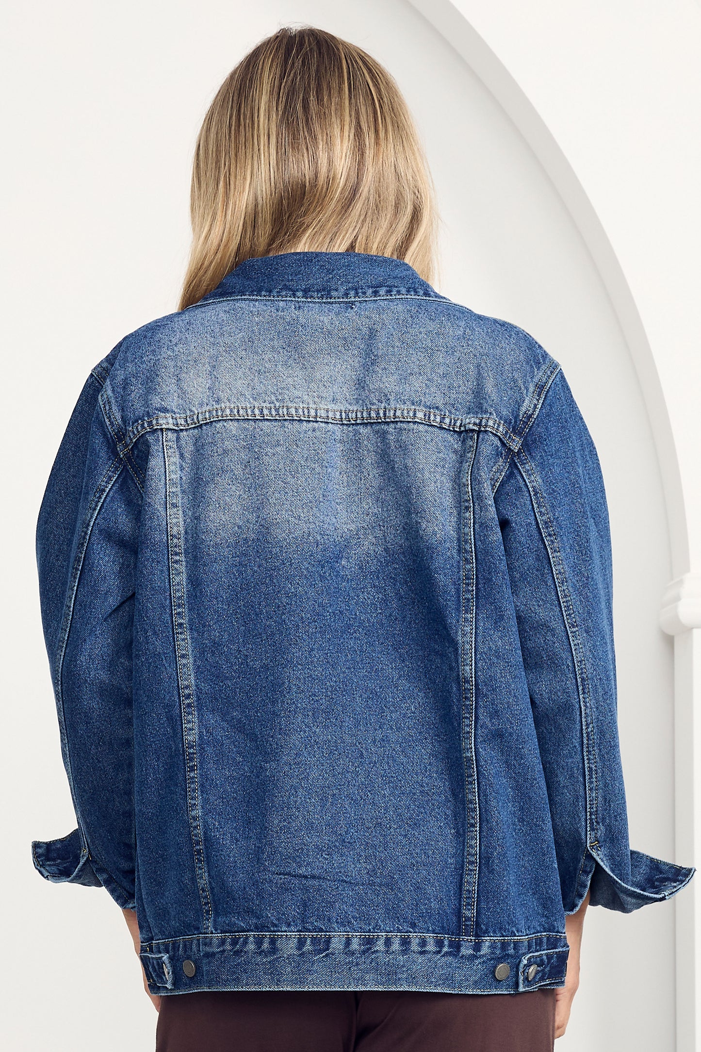 SIGNATURE RELAXED Denim Long Sleeve Classic Length Jacket | Mid/Dark Wash Denim