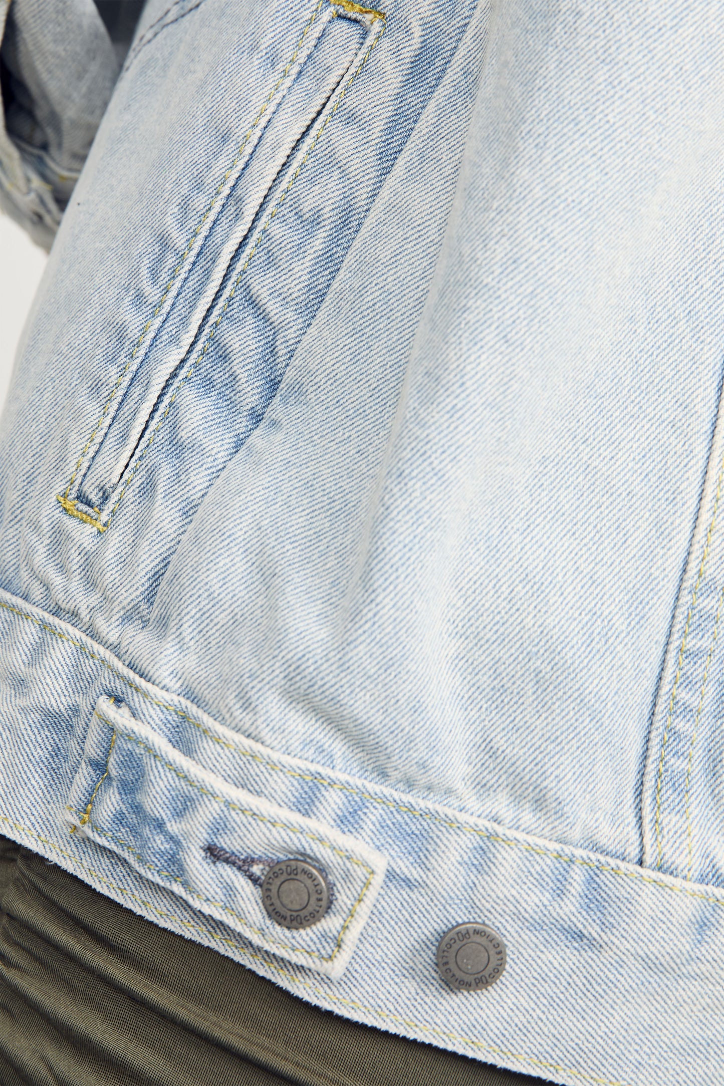SIGNATURE RELAXED Denim Long-Sleeve Classic Length Jacket | Light Wash