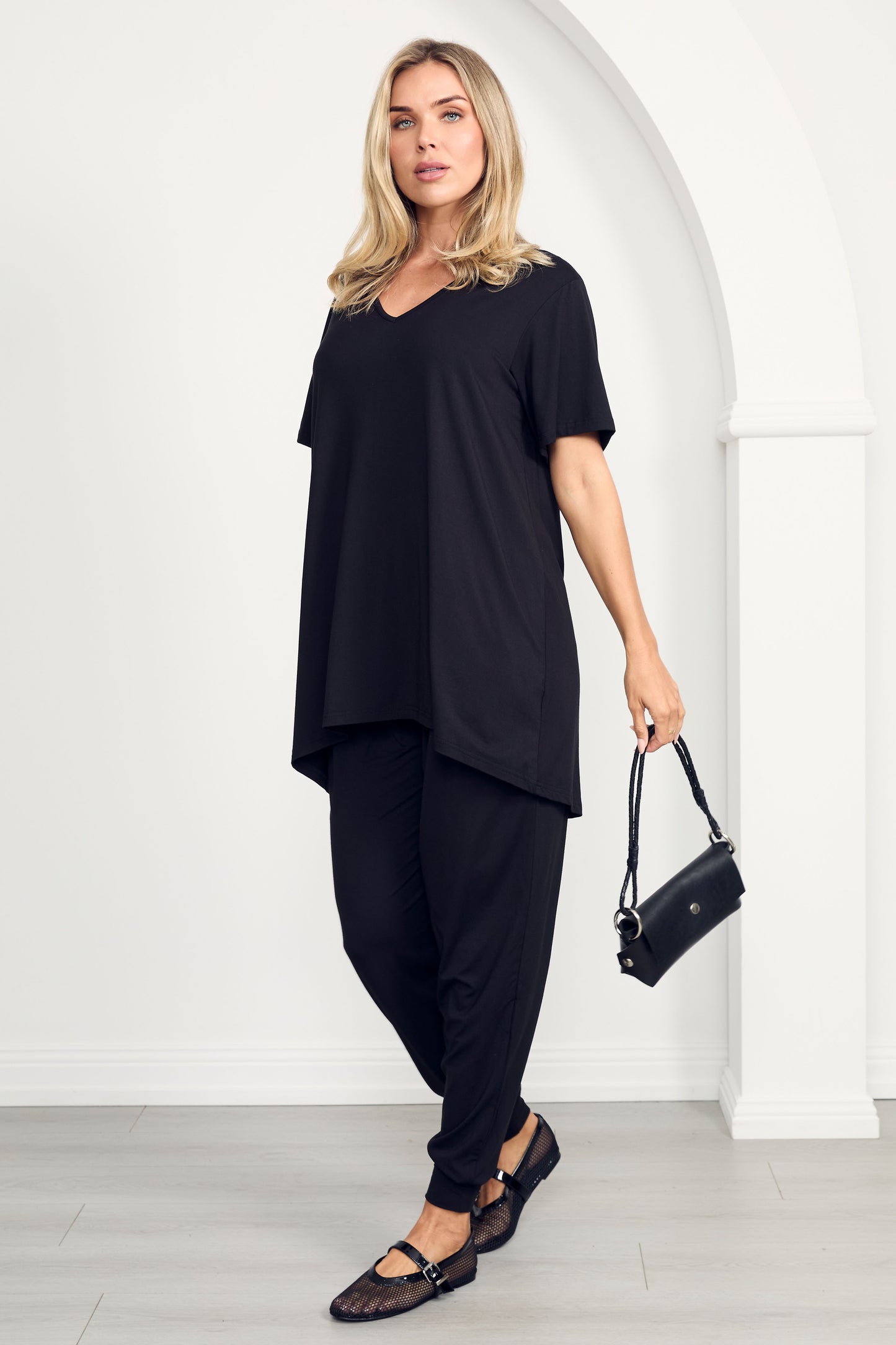 T-SHIRT Hi Lo Bamboo Top | Black