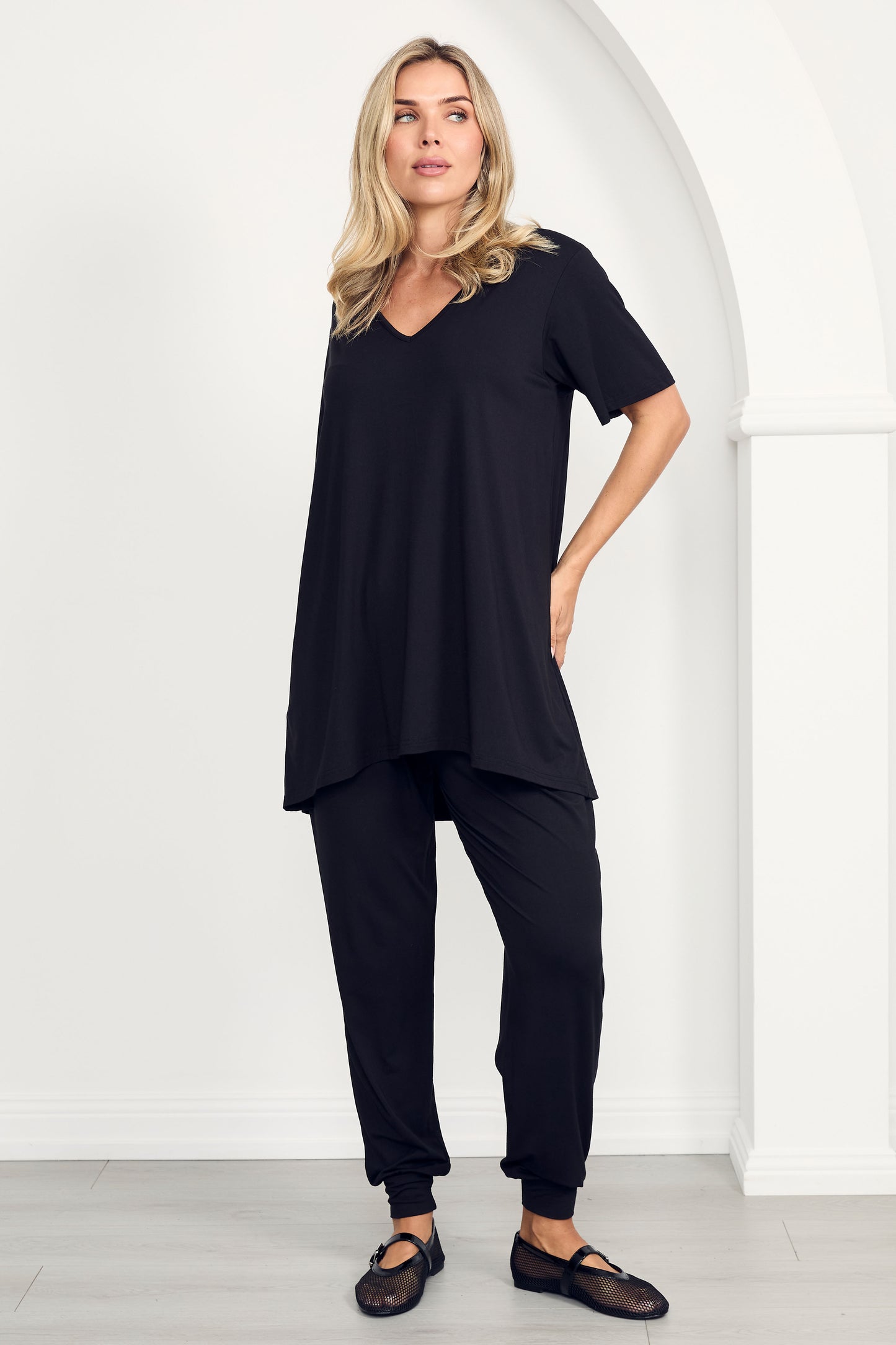 T-SHIRT Hi Lo Bamboo Top | Black