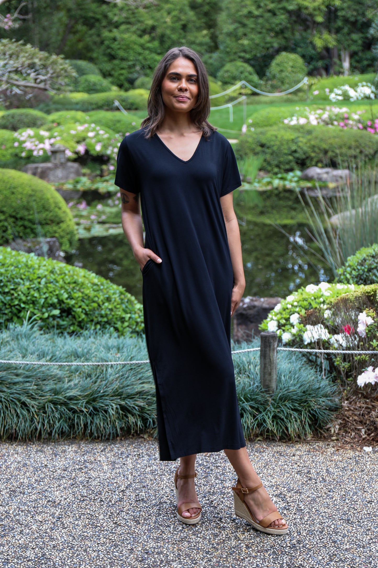 Plus-sized black Dresses | PQ Collection | T-Shirt Maxi Dress
