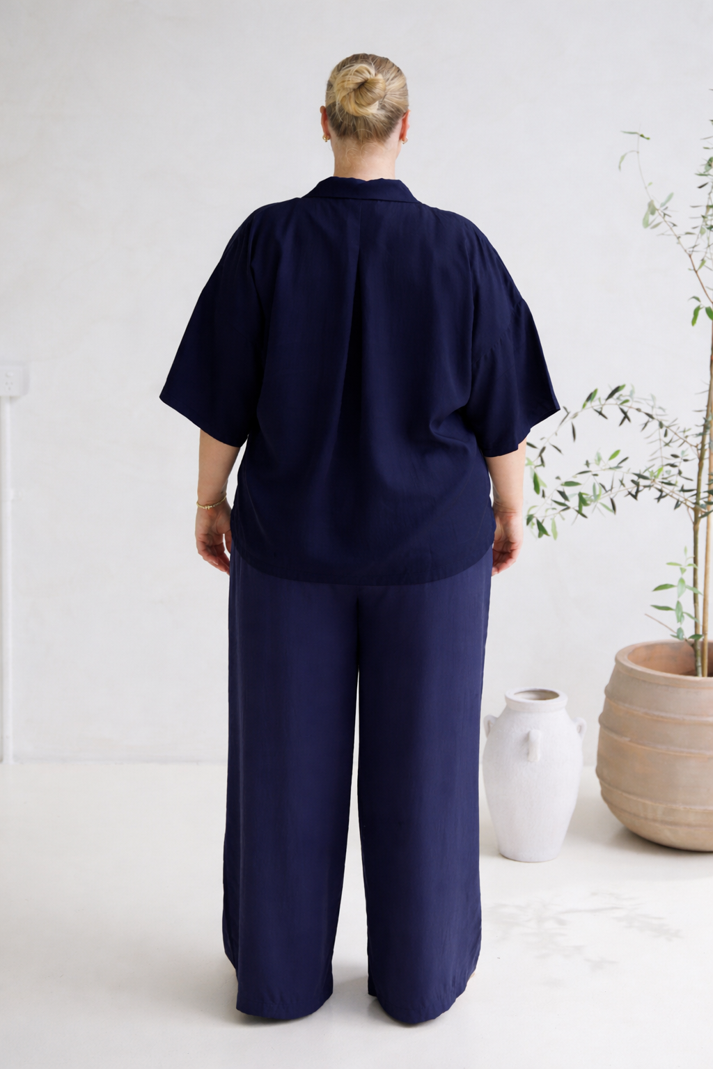 LULU Lyocell Short Sleeve Shortline Shirt | French Navy | FINAL SALE