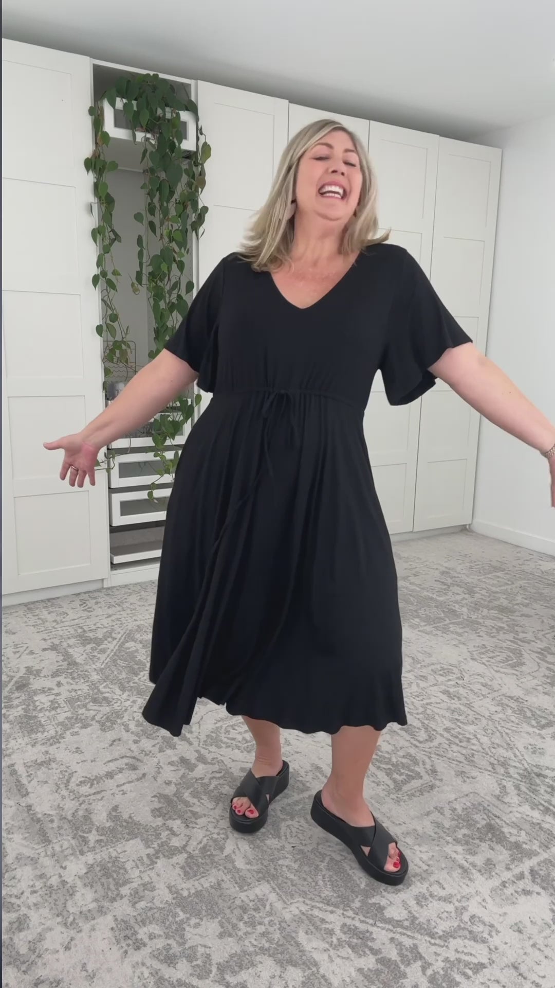 Plus-Sized Black Dresses | PQ Collection | Billine Dress