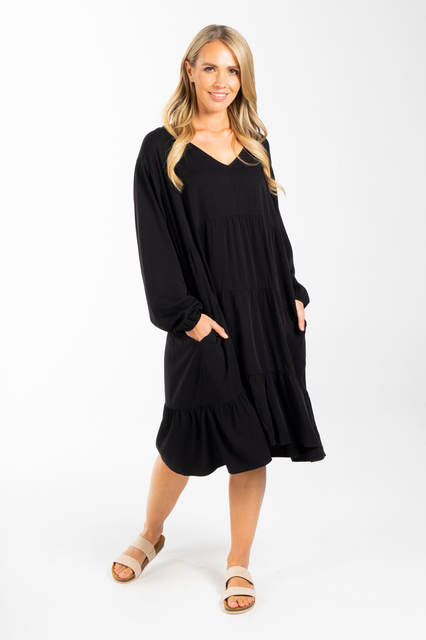 Long Sleeve Chic Dress in Black