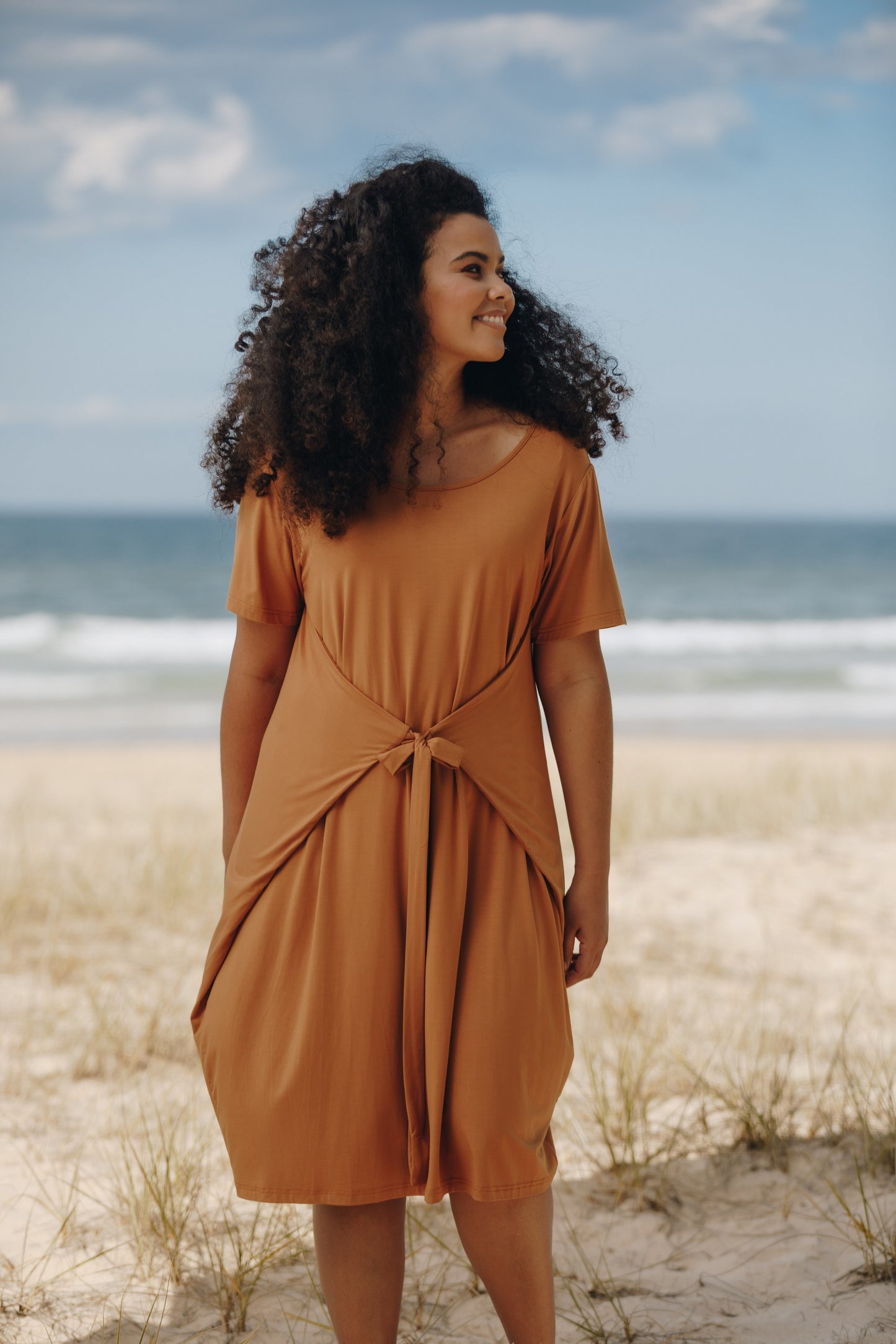 Short Sleeve Tidal Midi Dress in Outback Sand